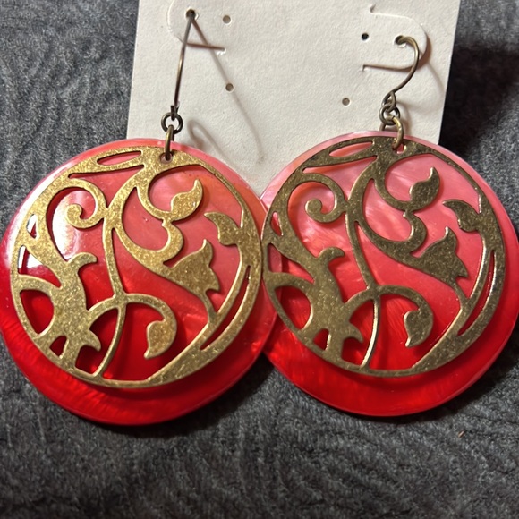 She’ll and hold earrings - Picture 1 of 2